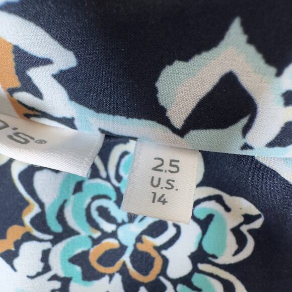 Chico's Zenergy Neema Side Pocket Skort Size 2.5 (Size L) Navy Blue Floral - Picture 8 of 11